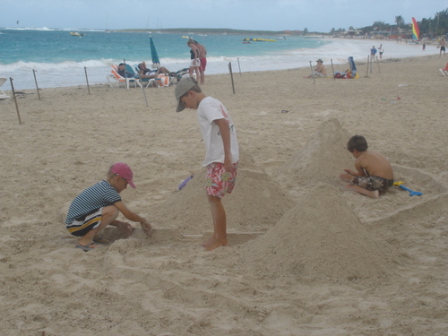 LA PLAGE D'ORIENT BAY